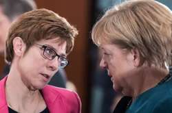 У рейтингу популярності Меркель зайняла третє місце з 48%