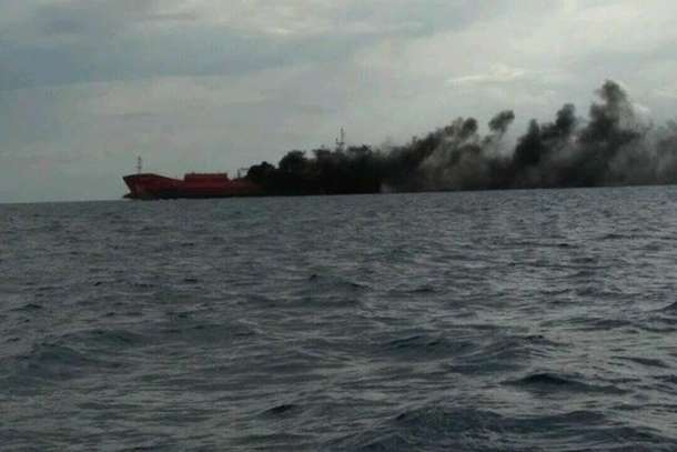 Біля Кіпру загорівся нафтовий танкер, є постраждалі