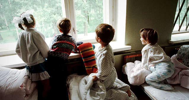 В Україні за рік усиновили понад півтори тисячі дітей