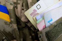 Полторак підписав наказ про підвищення зарплат військовим