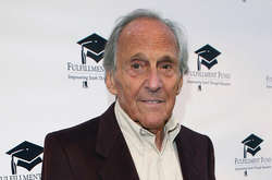 Помер Норман Гімбель, автор слів пісні «Дівчина з Іпанеми»