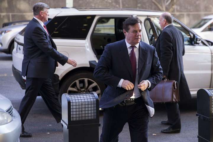 <p>Манафорт «просто зник» з близько 19 мільйонами доларів грошей з Росії, заявили юристи Дерипаски</p>
<div></div> - Мільйони, які Манафорт завинив Дерипасці, намагався стягнути екс-розвідник РФ – Time