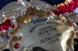 Видання The Ring зробило Усику іменний пояс