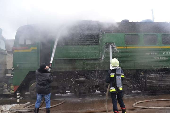 У Рівненській області на ходу загорівся вантажний потяг
