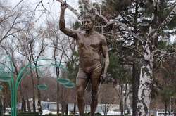 У Запоріжжі відкрили пам'ятник першому українському олімпійському чемпіону Якову Пункіну. Фото