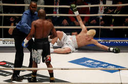 Як Флойд Мейвезер познущався над 20-річним Насукавою. Відео