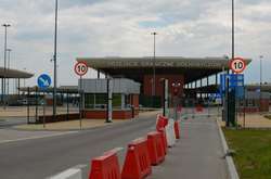  Закінчується пілотний проект пішохідного руху між Польщею та Україною 
  