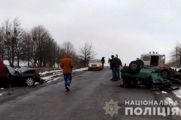 ДТП у Вінницькій області - На Вінниччині зіткнулися легкові авто – три людини загинули