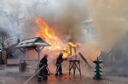 Внаслідок вибуху газового балона на різдвяному ярмарку у центрі Львова постраждали п'ятеро