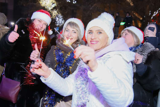 Понад 40 тисяч одеситів і гостей міста зустріли Новий рік на Думській площі (фото)