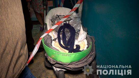 Смерть немовляти в ліфті в Сумах: поліція затримала двох підозрюваних