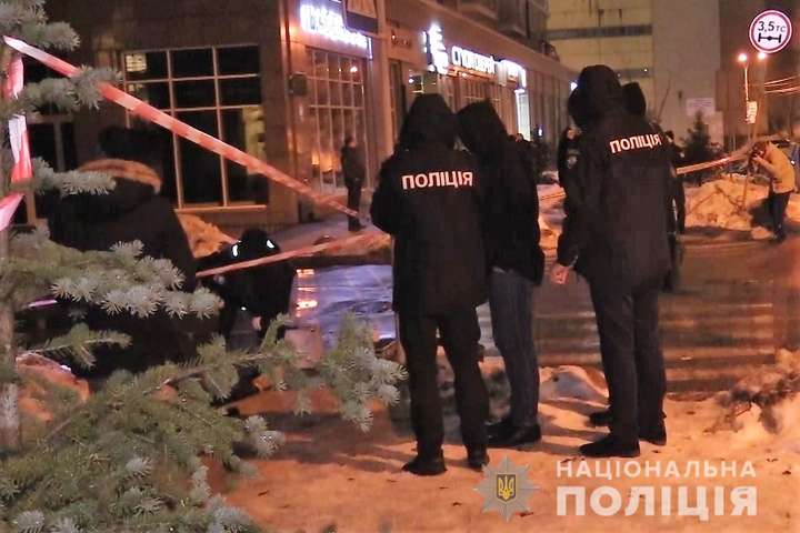 Резонансне вбивство у Києві: підозрюваний прийшов з адвокатом в поліцію
