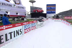 Відео моторошного сальто казахстанського лижника через відбійник