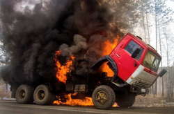На дорозі у Вінницькій області горіла вантажівка