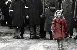 В український прокат виходить фільм «Список Шиндлера» Стівена Спілберга