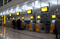 Через снігопад в аеропорту Мюнхена скасували майже сотню рейсів