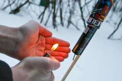 На Закарпатті салют вистрелив юнакові в обличчя: хлопець втратив зір