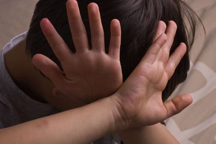 Одеситка звинуватила няню у побитті її однорічного сина