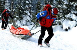 Рятувальники знайшли тіло одного з трьох туристів, які загубились у Карпатах