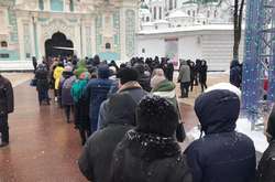 Томос у Софії Київській: до храму стоїть кількатисячна черга