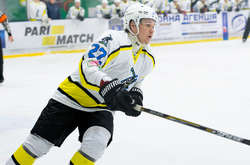 Херсонський ХК «Дніпро» повернув у свій склад оборонця