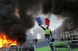Прем’єр Франції пообіцяв «присікати» протести після акцій «жовтих жилетів»