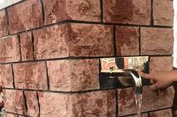 Воду в бюветі можна набрати, натиснувши на кнопку