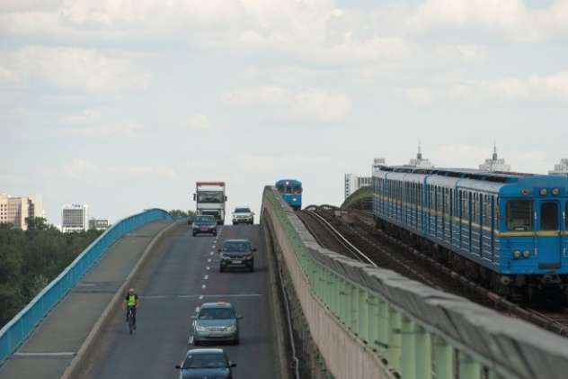 Міст Метро через Дніпро капітально відремонтують
