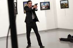 Кільком обвинуваченим у вбивстві посла РФ в Туреччині загрожує довічне 