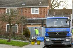 С дома Скрипалей в Солсбери военные снимут крышу