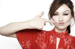 Софи-Эллис Бекстор