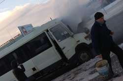 У Луцьку пасажири снігом загасили пожежу в маршрутці 