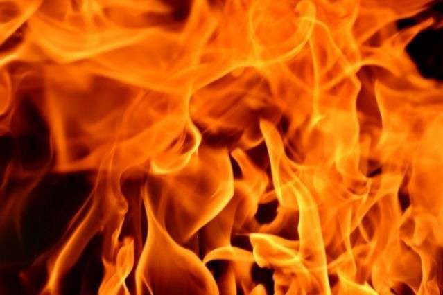 На Хмельниччині у нічній пожежі загинули три людини