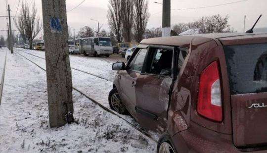 Жахливе ДТП в Одесі: дитина вилетіла через вікно авто на дорогу