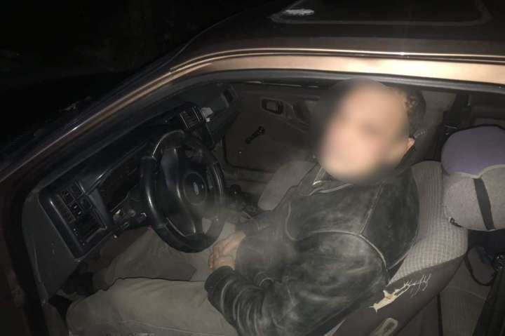 Викрадач автомобіля на Київщині підняв на ноги поліцію трьох областей