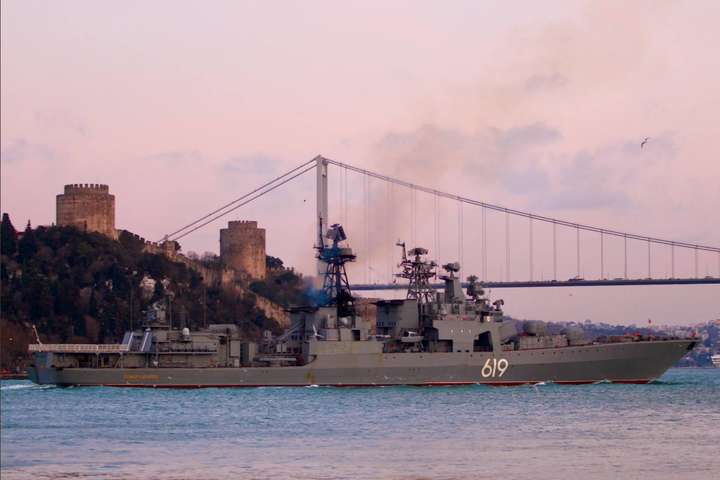 Бойовий корабель Північного флоту Росії зайшов у Чорне море (фото)