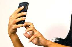 В Росії школярка хотіла зробити селфі з пістолетом, стався постріл 