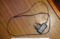 Чоловік схопив кабель від зарядного пристрою та задушив