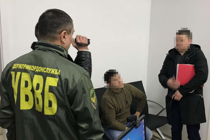 У київському аеропорту росіянин намагався підкупити прикордонників