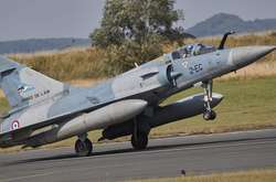 Пошуки літака тривають