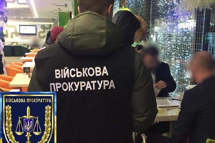 Прокуратура затримала адвоката депутата Київської облради за спробу підкупу поліцейського