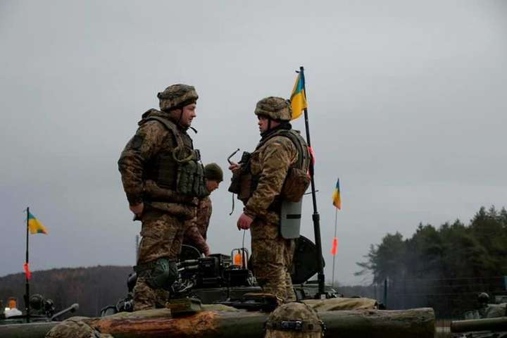 Бойовики на Донбасі стріляли на двох напрямках, українські бійці не постраждали
