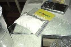 У зловмисників вилучено поліетиленові пакети з порошкоподібною речовиною білого кольору