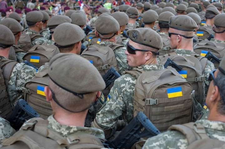 Порошенко розповів, коли українське військо перейде на стандарти НАТО
