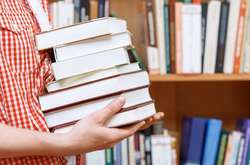 Порошенко: У книгарнях частка книжок українською мовою сягає 78%