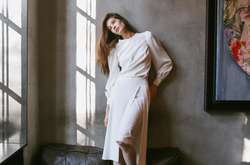 Зимняя свадьба: стильные теплые платья с длинными рукавами