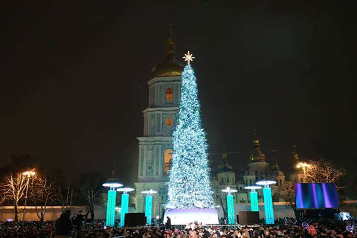 Великим концертом закриється новорічне містечко на Софійській площі (програма)