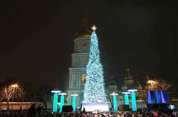 Ялинку і новорічне містечко на Софійській площі почнуть розбирати 14 січня