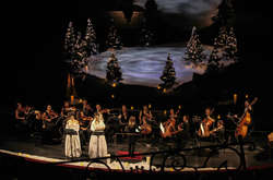 «Тиха ніч» і чарівне дзеркало: як в Одеському національному академічному театрі опери та балету відзначали Різдво