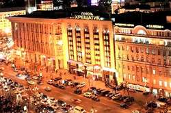 «Побачив фашистів»: у Києві чоловік вистрибнув з вікна готелю 